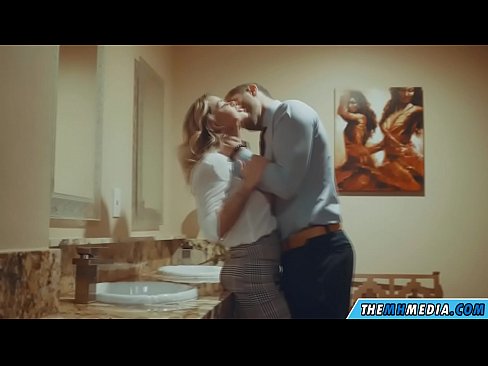 ❤️ Quan una rossa tetona et sedueix en un lavabo públic ❤️ Súper porno al porno ca.xxxpornolive.ru ❤